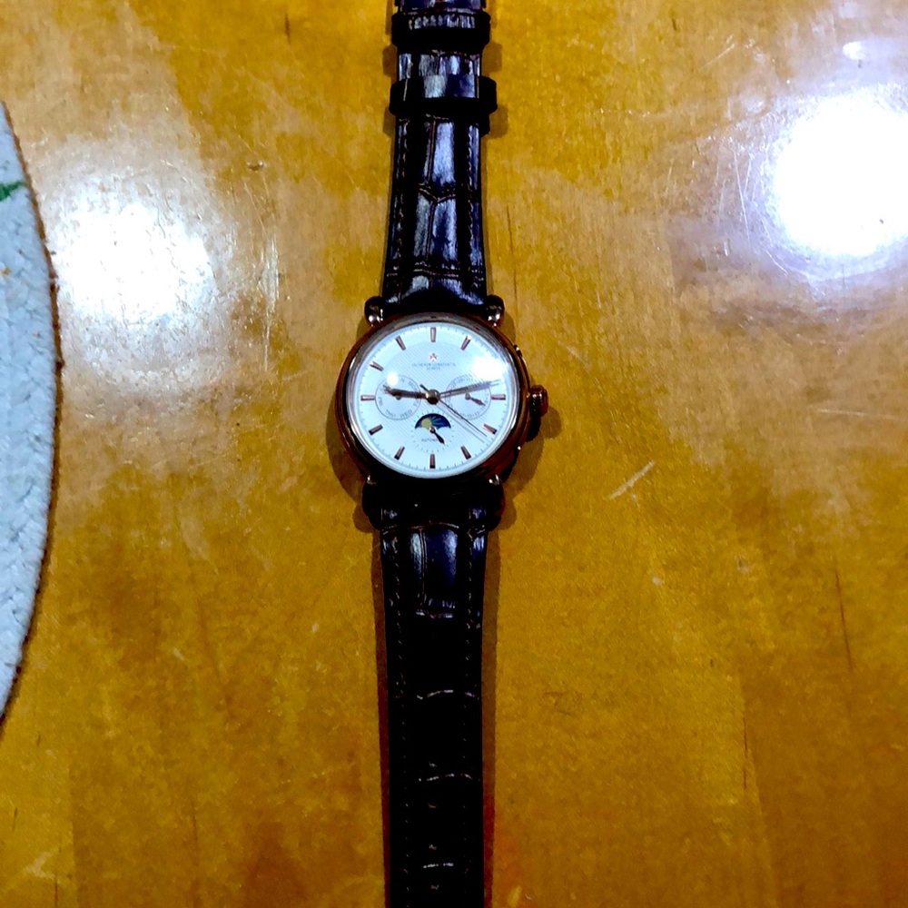 TRADITIONNELLE
TOURBILLON RETROGRADE DATE OPENFACE